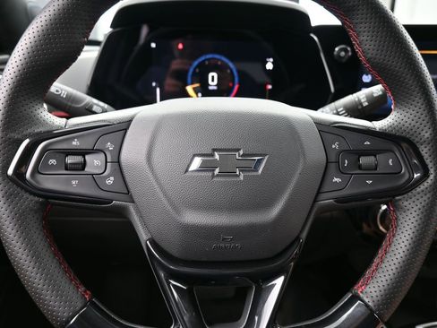 Used 2025 Chevrolet Trax RS w/ Driver Confidence Package image 27