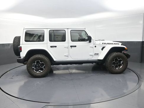 Used 2023 Jeep Wrangler Unlimited Rubicon w/ Cold Weather Group AWD/4WD image 11