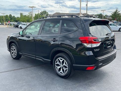 Used 2022 Subaru Forester Premium AWD/4WD image 5