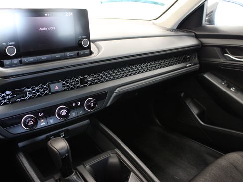 Used 2025 Honda Accord LX image 15