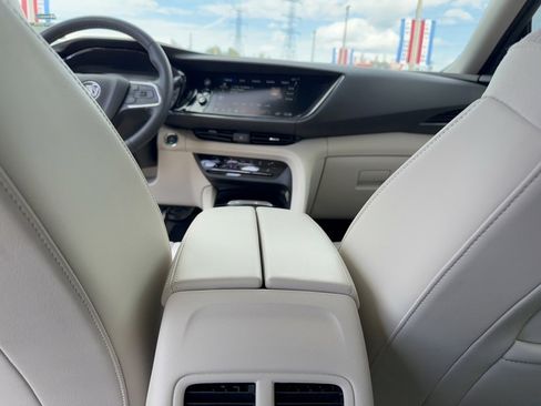 Used 2022 Buick Envision Preferred image 28