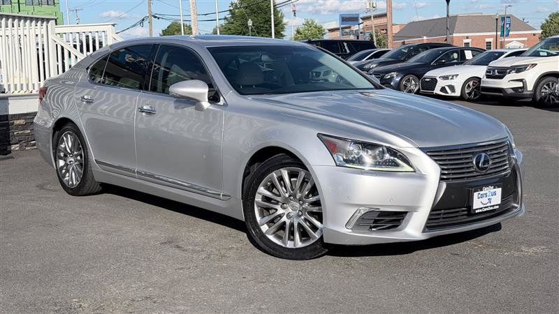 Used 2013 Lexus LS 460 w/ Comfort Pkg RWD image 7