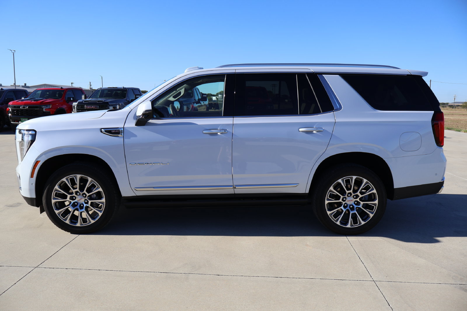 New 2026 GMC Yukon Denali w/ Sun & Power Step Package AWD/4WD image 2