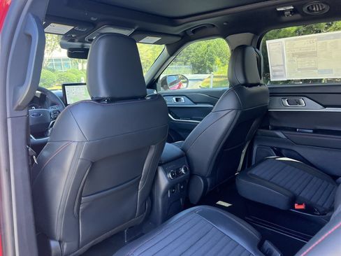 New 2026 Ford Explorer ST-Line w/ ST-Line Street Pack AWD/4WD image 18
