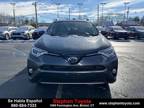 Used 2018 Toyota RAV4 Limited image 2