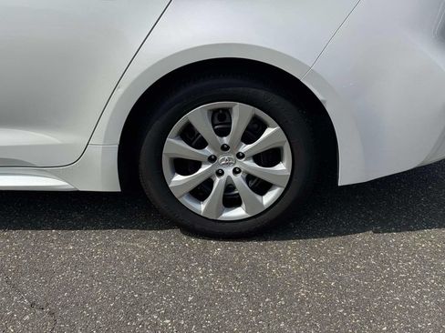 Used 2025 Toyota Corolla LE w/ Convenience Package FWD image 11