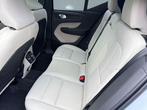 New 2026 Volvo XC40 B5 Plus w/ Protection Package Premier AWD/4WD image 14
