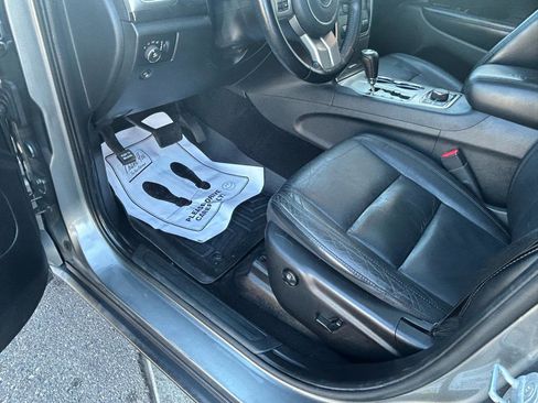 Used 2012 Jeep Grand Cherokee Laredo AWD/4WD image 10
