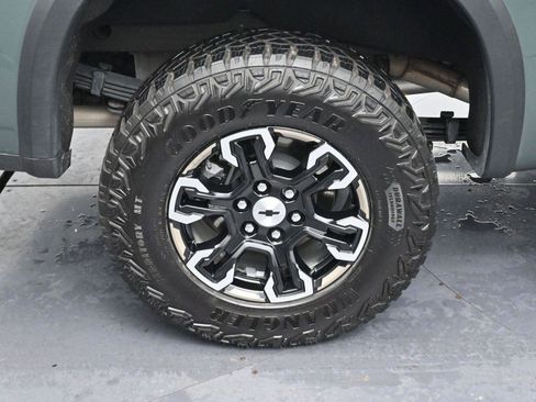 Used 2025 Chevrolet Silverado 1500 ZR2 w/ Technology Package image 36