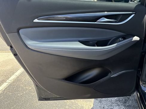 Used 2019 Buick Enclave Essence FWD image 23