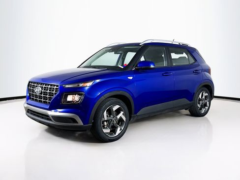 Used 2023 Hyundai Venue SEL w/ Cargo Package FWD image 4