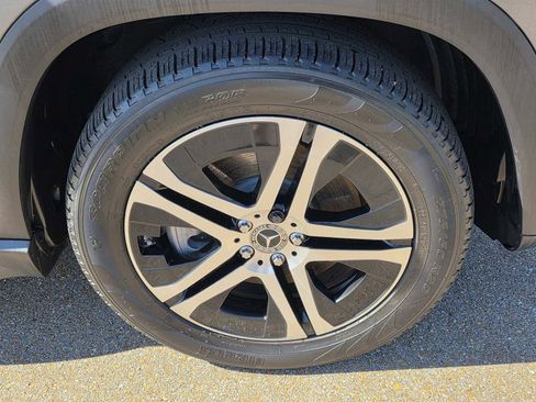 Used 2022 Mercedes-Benz GLS 450 4MATIC image 27