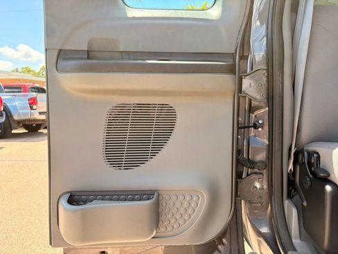 Used 2006 Ford F250 Lariat AWD/4WD image 9