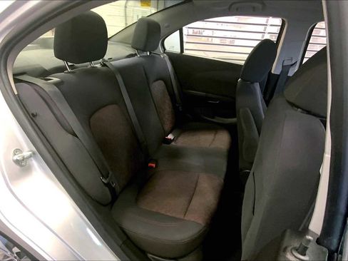Used 2020 Chevrolet Sonic LT w/ Convenience Package image 18