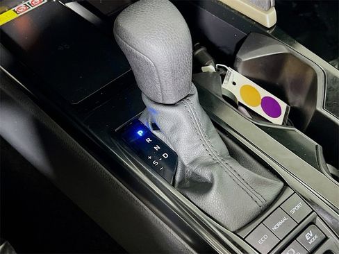 Used 2025 Toyota Camry LE image 16