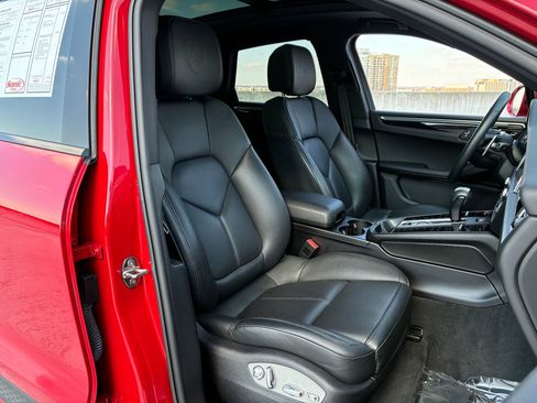 Certified 2023 Porsche Macan S image 20