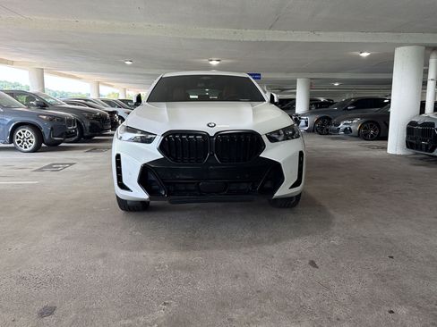 Used 2026 BMW X6 xDrive40i w/ Premium Package AWD/4WD image 3