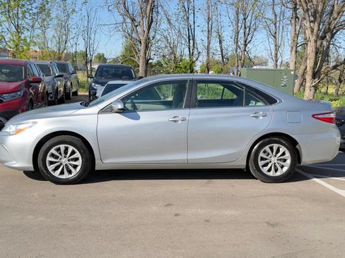 Used 2016 Toyota Camry LE FWD image 8