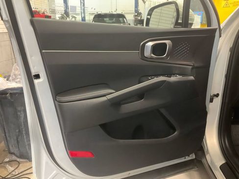 Certified 2026 Kia Sorento LX FWD image 10