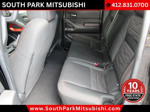 Used 2025 Nissan Frontier PRO-4X AWD/4WD image 17