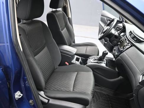 Used 2017 Nissan Rogue SV AWD/4WD image 24