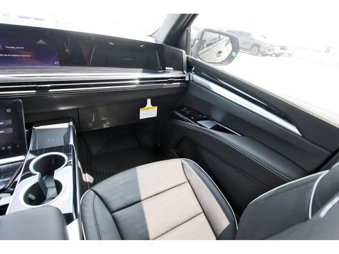New 2026 Cadillac Escalade ESV Sport w/ Touring Package AWD/4WD image 10