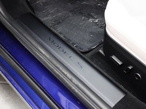 Used 2022 Tesla Model S AWD image 47