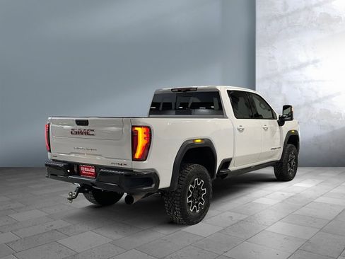 Used 2025 GMC Sierra 2500 AT4X image 6
