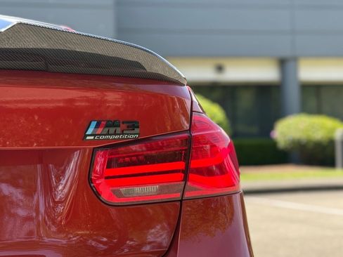 Used 2018 BMW M3 RWD image 5