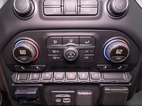 Used 2019 Chevrolet Silverado 1500 LT AWD/4WD image 21