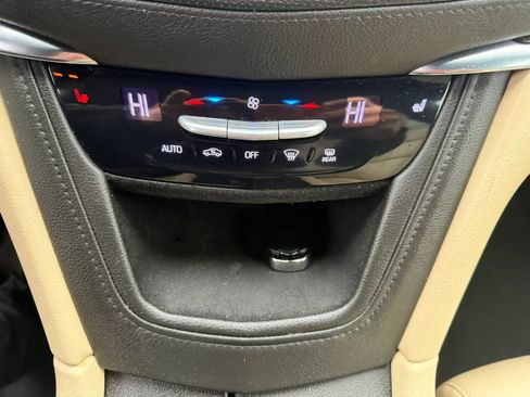Used 2018 Cadillac XT5 AWD image 20