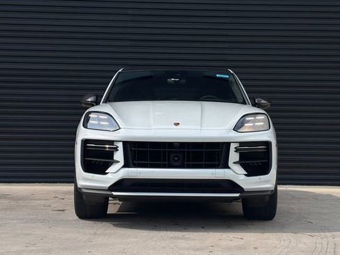 Certified 2024 Porsche Cayenne Turbo GT AWD/4WD image 10