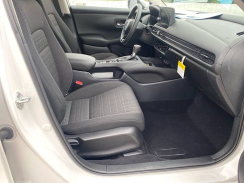 Certified 2026 Honda HR-V LX image 32