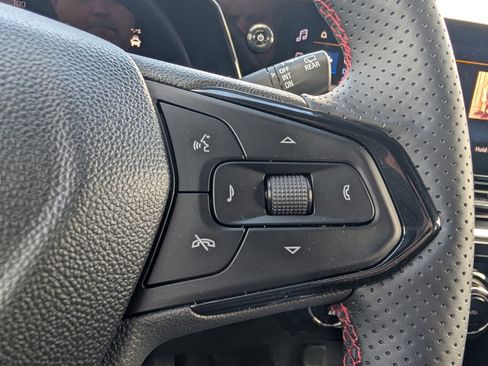 Used 2025 Chevrolet Trax RS w/ Driver Confidence Package image 15