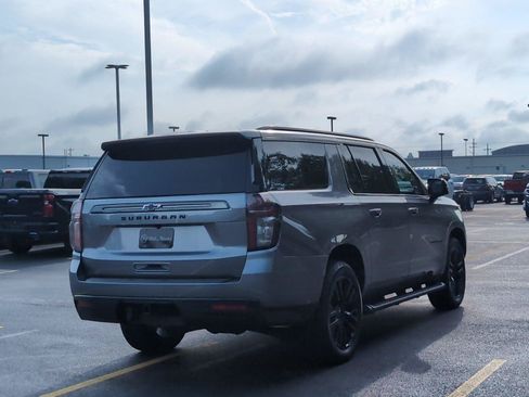 Used 2021 Chevrolet Suburban Z71 w/ Z71 Signature Package AWD/4WD image 6