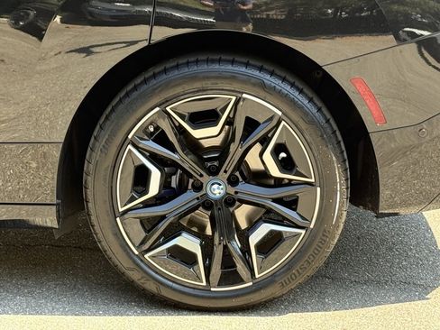 Used 2025 BMW iX xDrive50 image 17