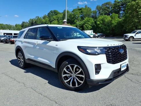 New 2026 Ford Explorer ST-Line AWD/4WD image 3
