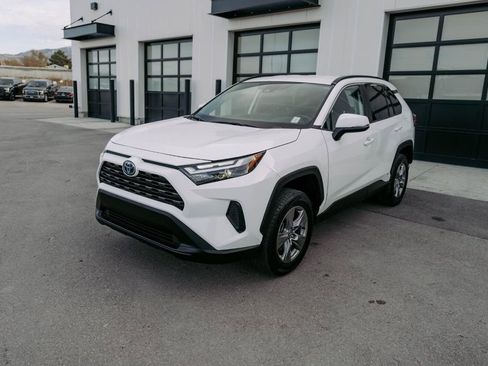Used 2024 Toyota RAV4 XLE image 3