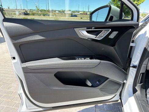 Used 2024 Audi Q4 e-tron Premium Plus w/ Premium Plus image 10