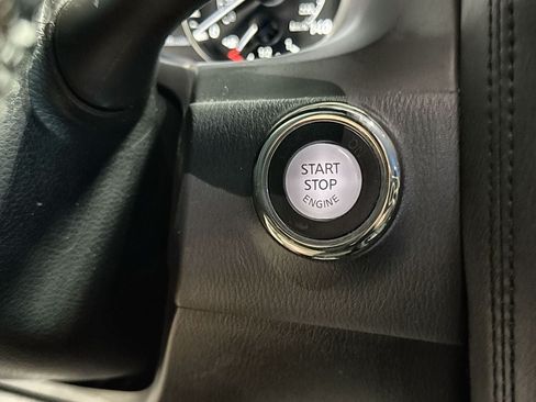 Used 2022 Nissan Armada SV w/ SV Appearance Package RWD image 24