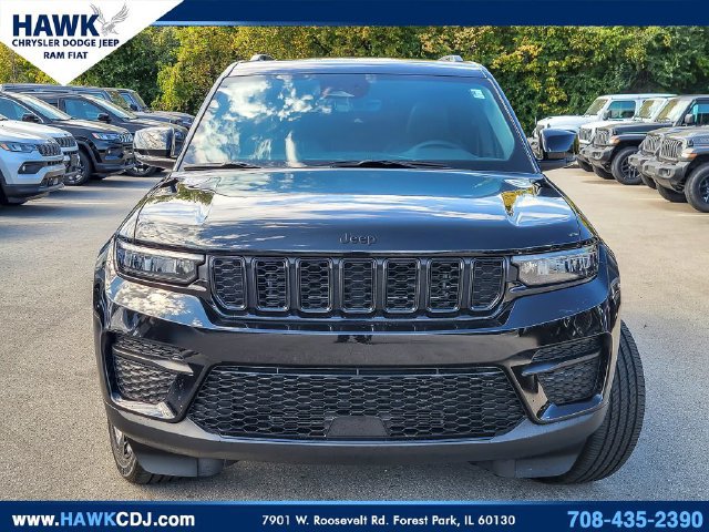 Certified 2025 Jeep Grand Cherokee Altitude AWD/4WD image 4