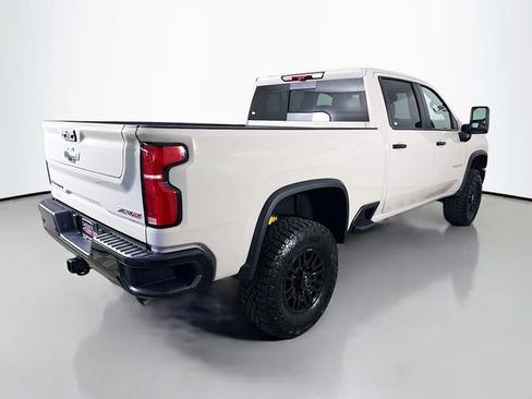 New 2026 Chevrolet Silverado 2500 ZR2 AWD/4WD image 9