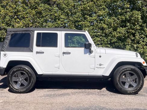 Used 2015 Jeep Wrangler Unlimited Sport image 8