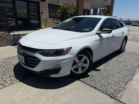 Used 2020 Chevrolet Malibu LS w/ LPO, Convenience Package 2 FWD image 1