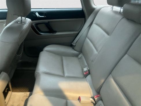 Used 2005 Subaru Outback 2.5i Limited image 9