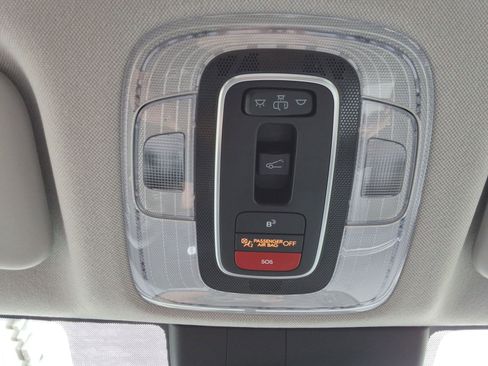 Used 2025 Hyundai Elantra SEL FWD image 19