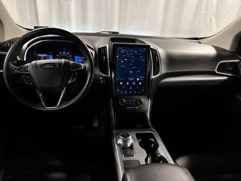 Used 2021 Ford Edge SEL w/ Convenience Package AWD/4WD image 3