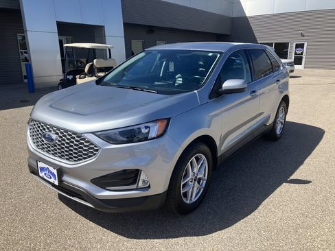 Used 2024 Ford Edge SEL w/ Convenience Package AWD/4WD image 2