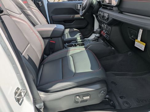 New 2025 Jeep Wrangler Rubicon w/ Technology Group image 36