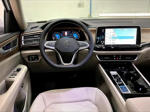 New 2026 Volkswagen Atlas SE image 15